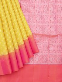 Gracecharm Elegant Pure Soft Silk Chevron Design Contrast Border Saree