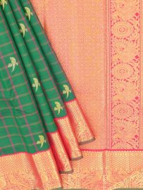 Vivaha Kanchipuram Pure Silk Check Annapakshi Butta with Diamond Lattice Pallu Saree