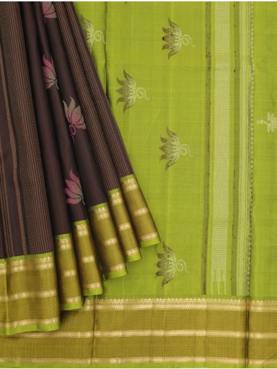 Kanmanie Soft Silk Striped Lotus Butta with 6 Inch Traditional Border Saree