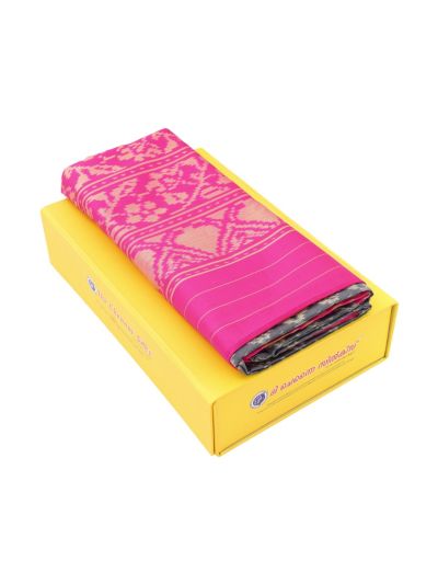 Pochampally Silk Geometric Diamond Ikat with Floral Ikat Pallu Saree