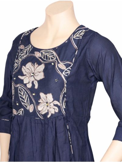 Graceful Muse Readymade Embroidered Salwar Kameez