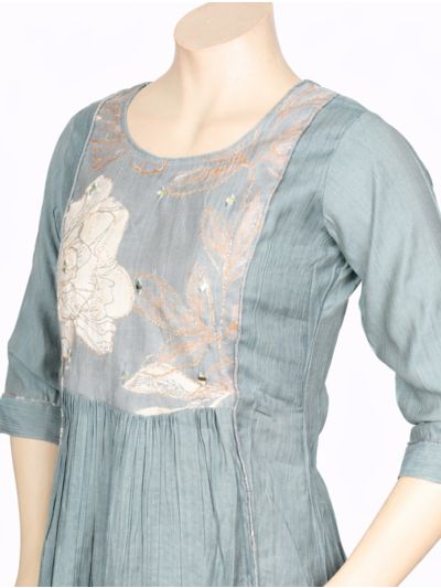 Graceful Muse Readymade Embroidered Salwar Kameez