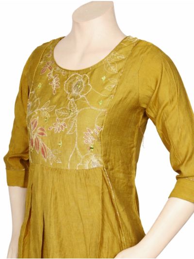 Graceful Muse Readymade Embroidered Salwar Kameez
