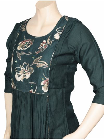 Graceful Muse Readymade Embroidered Salwar Kameez