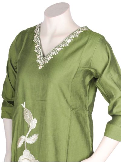 Graceful Muse Readymade Embroidered Salwar Kameez