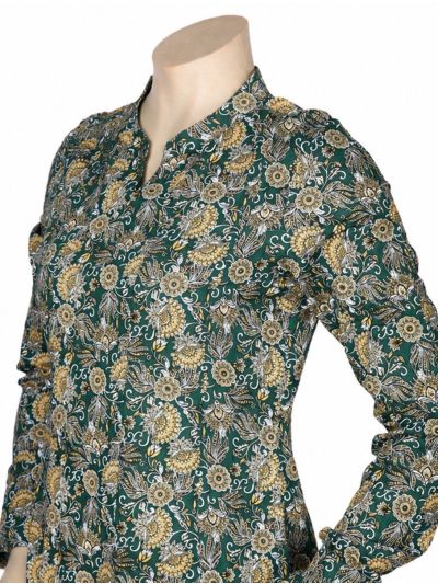 Kanmanie Elegant Floral Printed Kurta Set