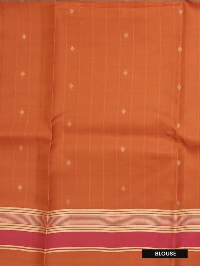 Kanmanie Soft Silk Checked Dual-Tone Butta with 6 Inch Traditional Border Saree