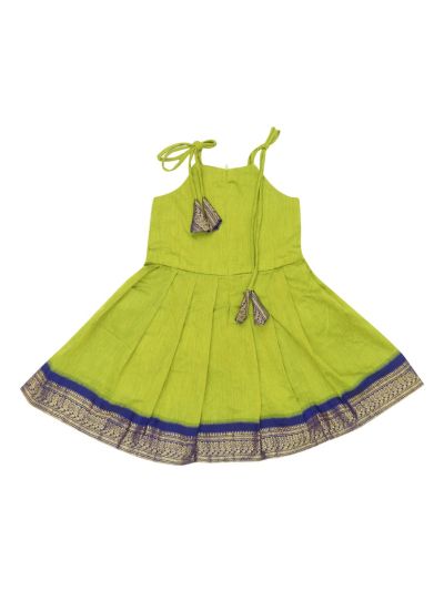 Kutty Kanmanie Girls Poly Cotton Peacock Zari Border Pleated Frock