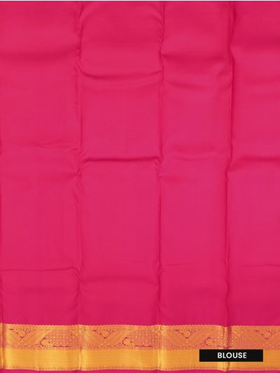 Gracecharm Traditional Intricate Gold Zari Brocade Forming Geometric Pallu Saree