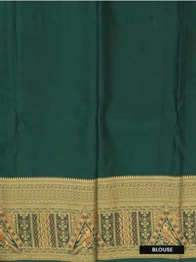 Gracecharm Art Silk Checked Butta with Contrast Pallu Saree
