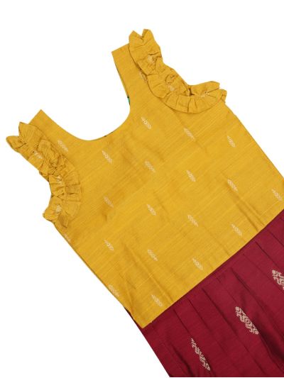 Kutty Kanmanie Girls Poly Cotton Ruffle Trim Top and Skirt Set
