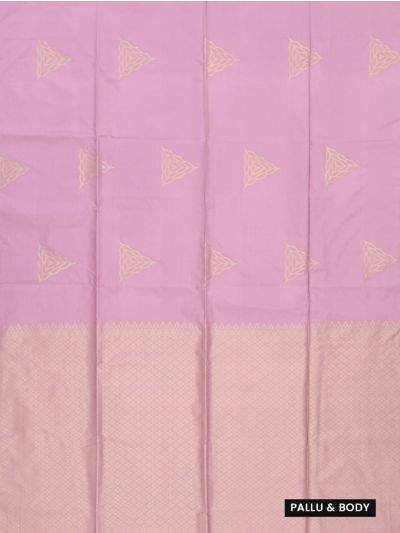 Gracecharm Art Soft Silk Triangular Butta with Geometric Diamond Pallu Saree