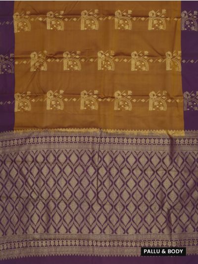 Gracecharm Art Soft Silk Floral Arch Butta with Diamond Pallu Saree