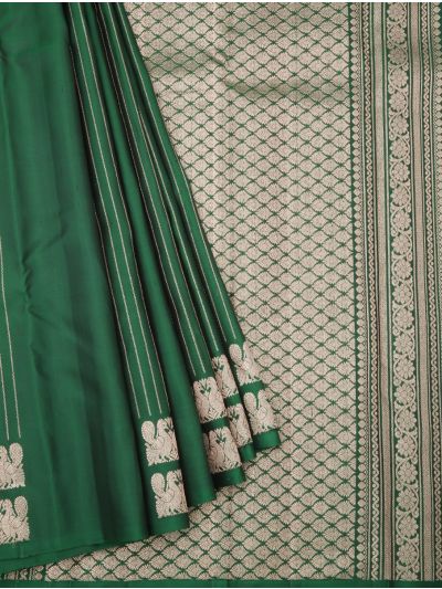 Gracecharm Elegant Pure Soft Silk Striped Design with Border Saree
