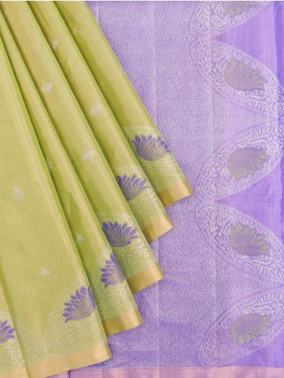 Kanmanie Soft Silk Floral Butta with Lotus Medallion 5 Inch Turning Border Saree