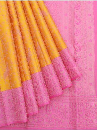 Gracecharm Uppada Silk Peacock Floral Jaal with Diamond Floral Pallu Saree