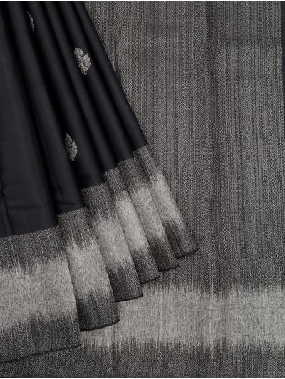 Vivaha Kanchipuram Pure Silk Floral Butta with Geometric Brocade Pallu Saree