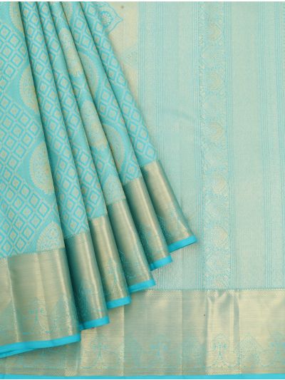 Gracecharm Pure Silk Floral Diamond Jaal with Medallion Pallu Saree
