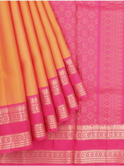 Kanmanie Soft Silk Floral Butta with 6-Inch Traditional Border Saree