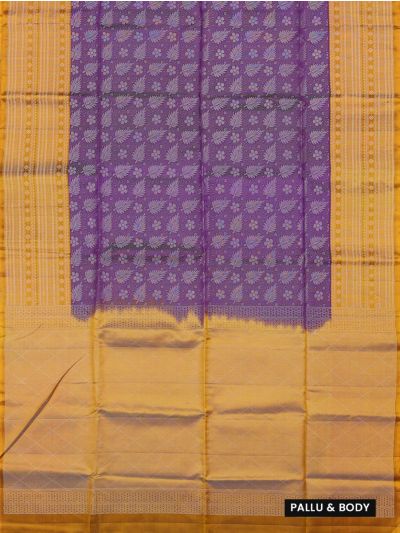 Gracecharm Elegant Pure Soft Silk Floral Design Contrast Border Saree