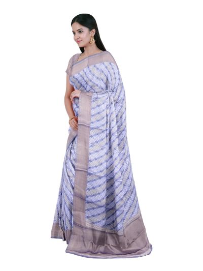 BlossomEase Elegant Super Netted Diagonal Leaf Herringbone Border Saree