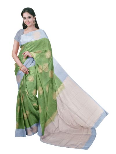 Gracecharm Art Soft Silk Round Medallion Butta with Diagonal Brocade Pallu Saree