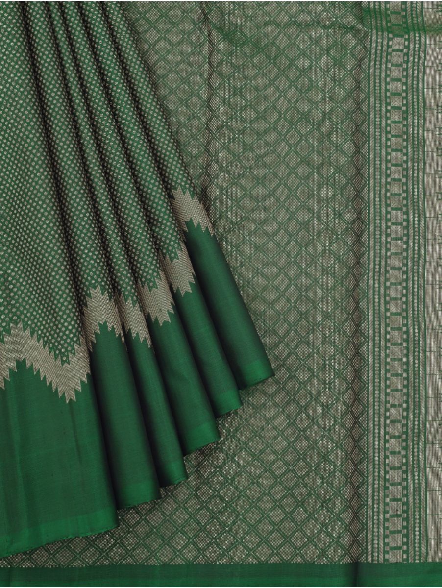 Gracecharm Pure Soft Silk Small Zari Butta with Diamond Lattice Brocade Pallu Saree