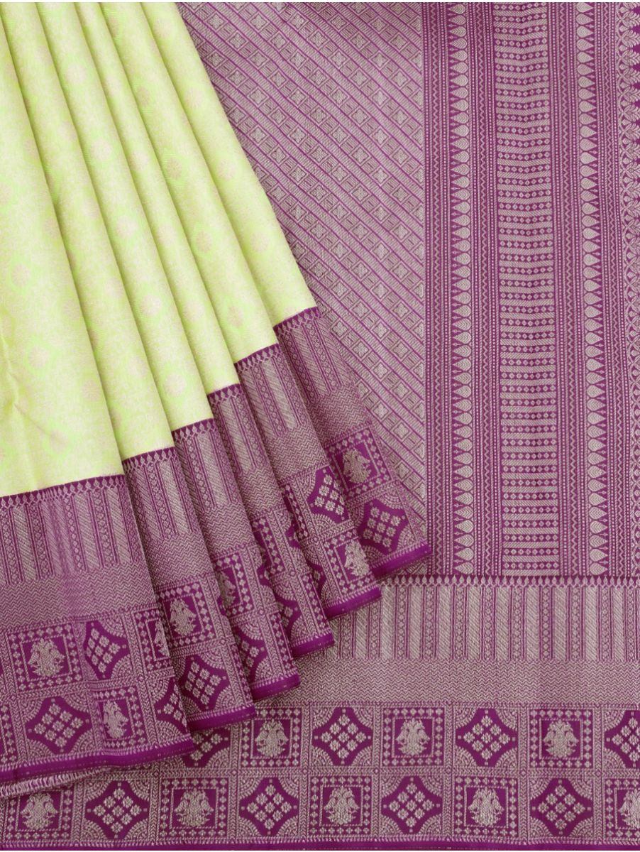 Vivaha Kanchipuram Pure Silk Floral Jaal with Diagonal Geometric Pallu Saree