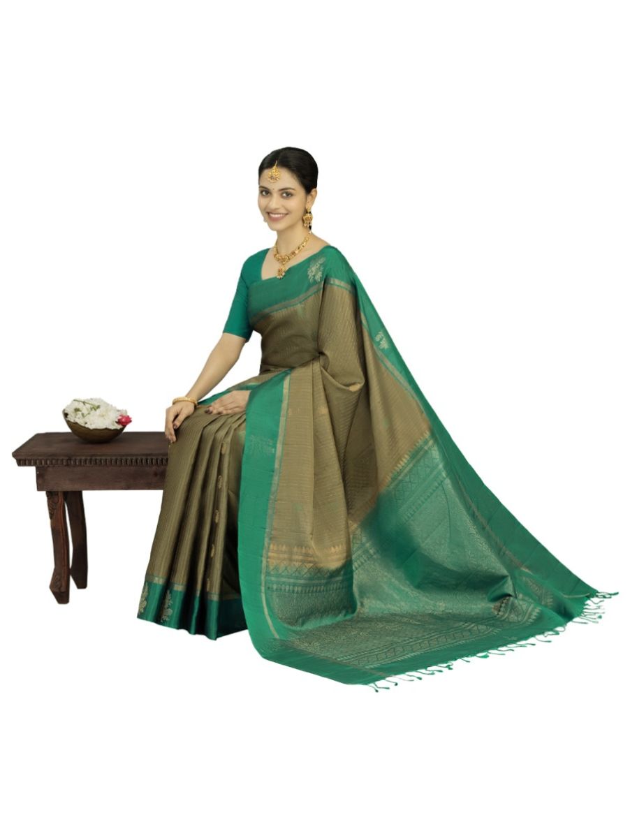 Kanmanie Elegant Striped and Butta Design Side Butta Border Soft Silk Saree