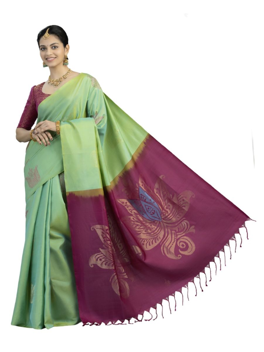 Kanmanie Elegant Borderless Butta Design Soft Silk Saree
