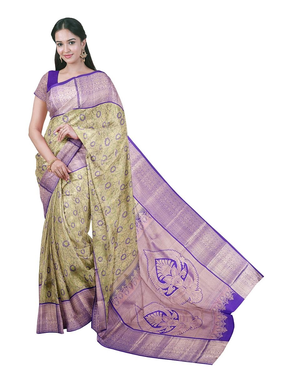 Gracecharm Elegant floral creepers Butta Design with Contrast Zari Border Silk Saree